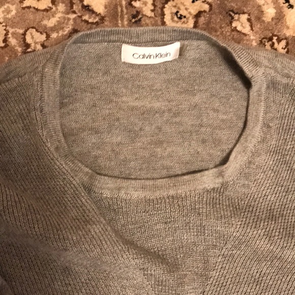 Gorgeous Calvin klen sweater . - Picture 2 of 3
